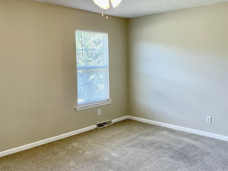 194 Mulberry Cir #1 — Photo 13