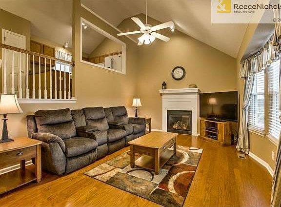 4th image of 32623 W 172nd St