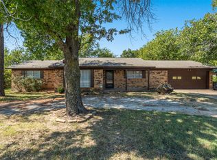 712 Indiana St, Graham, TX 76450