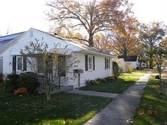 2nd image of 601 Harvard Ave