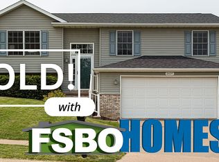 2637 W 54th St, Davenport, IA 52806