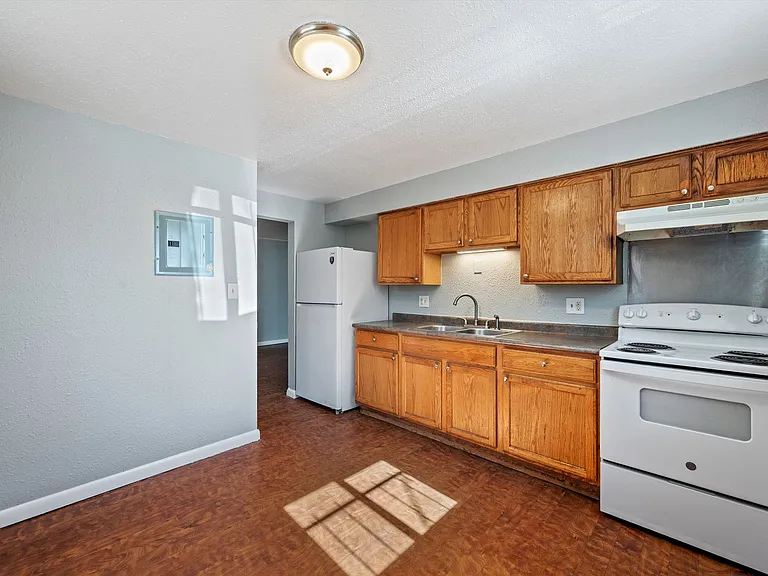 1634 Boston St — Photo 10