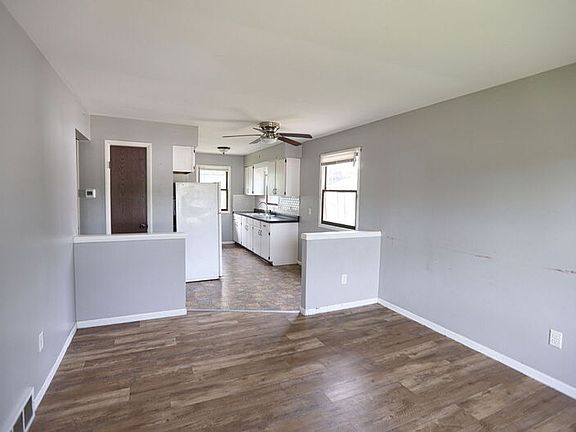 3rd image of 136 72nd St SE