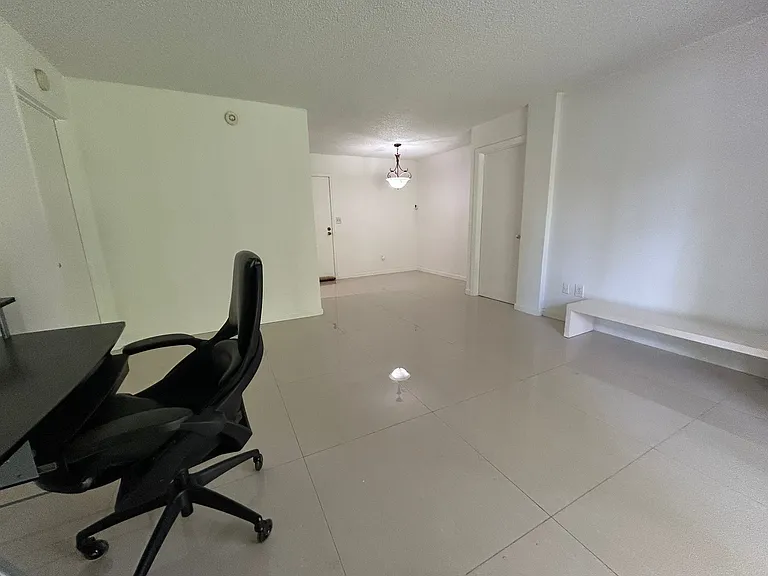 2201 Brickell Ave #7 — Photo 3