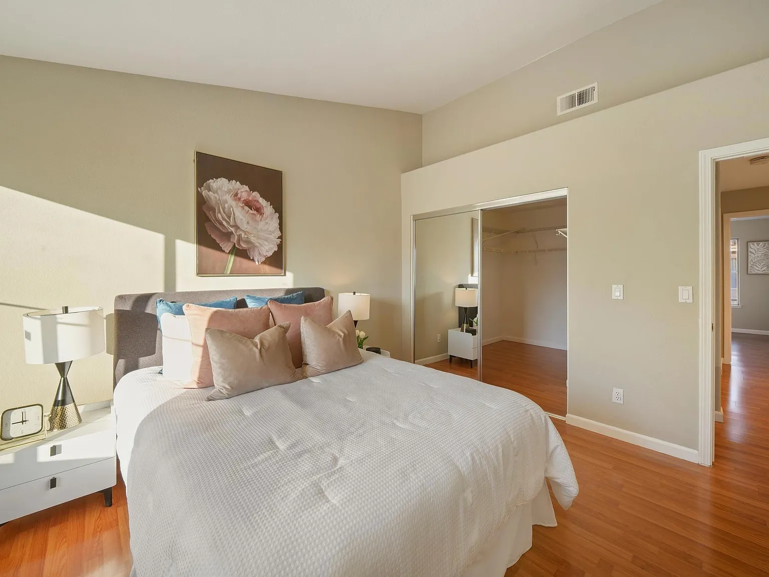 2 bed, 2.5 bath, 1395 sqft, $3,700 — Photo 1