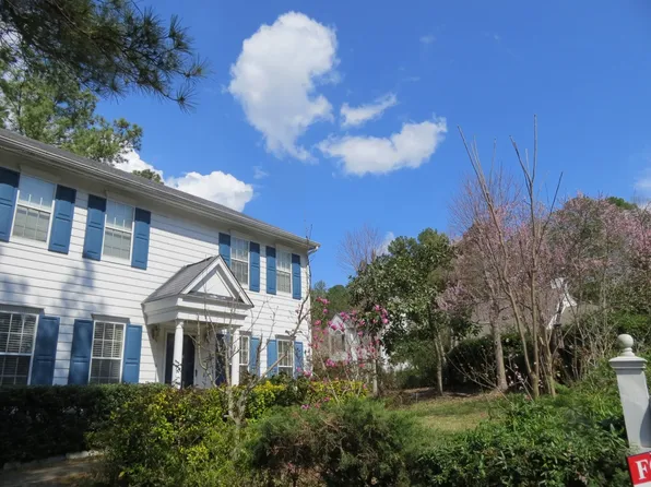 304 Saint Thomas Dr, Chapel Hill, NC 27517