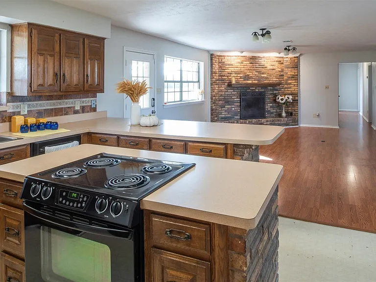 1850 Rock Ridge Rd — Photo 14