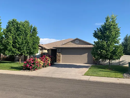 1326 Windsor Park Dr Photo 1