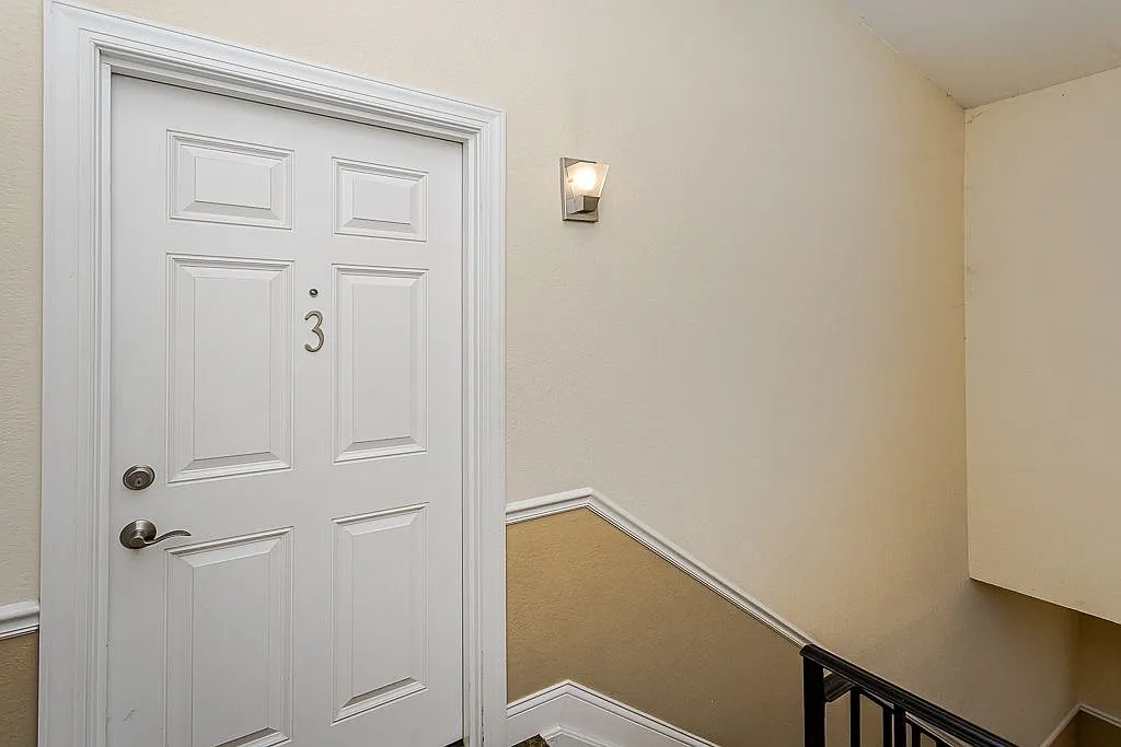 3 bed, $1,125 — Photo 2