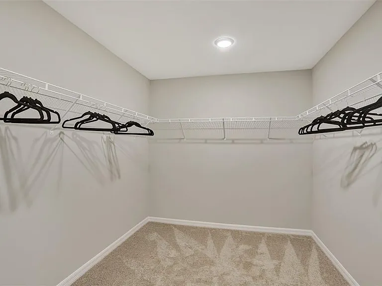 2405 Oakwood Ln — Photo 30