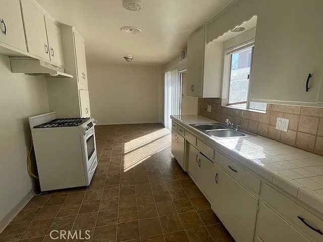 2 bed, 1.5 bath, 1000 sqft, $1,800 — Photo 4