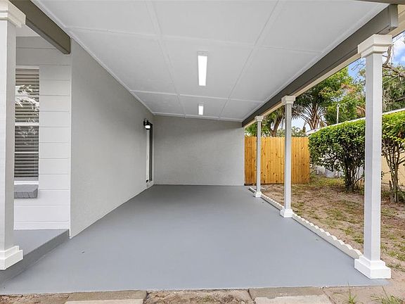 4th image of 3009 E Flora St
