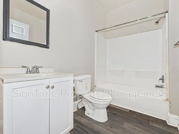 2nd image of 220 Summit Ave APT 2F