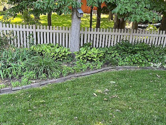 2nd image of 1901 Wild Rose Ln
