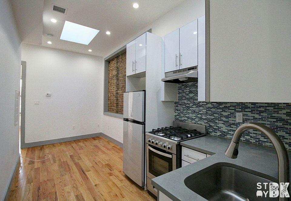 1st image of 989 Putnam Ave APT 3L