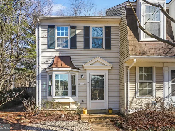 1 Bickel Ct, Sterling, VA 20165