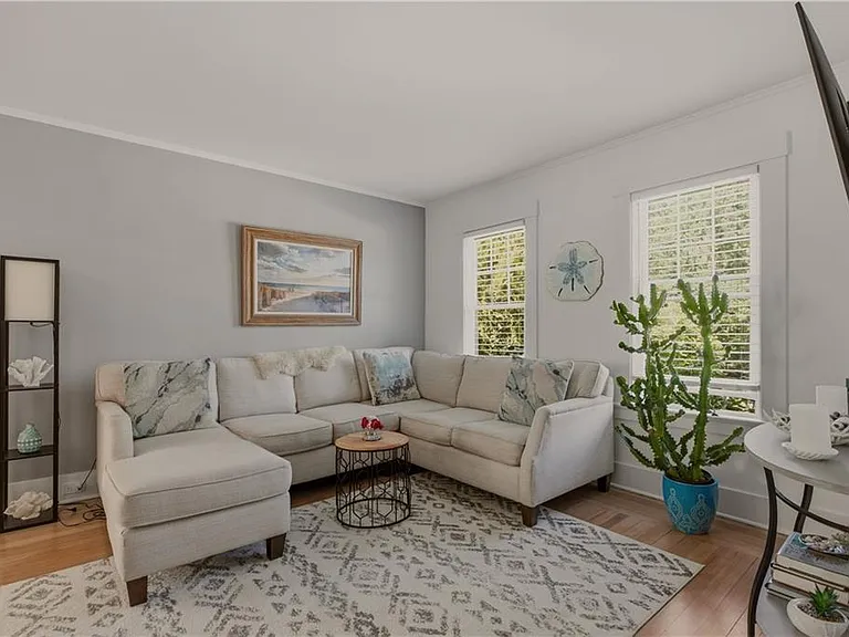 21 Pell St — Photo 3