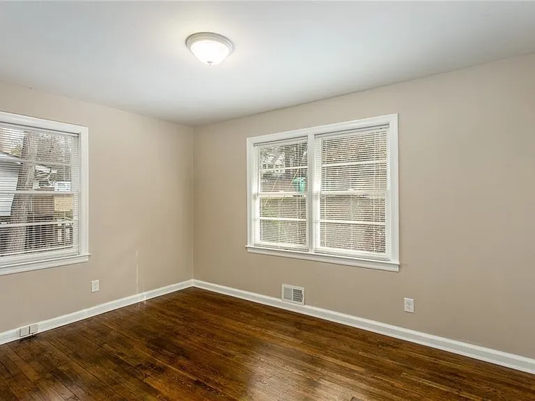 2720 Stonecreek Rd SE — Photo 22