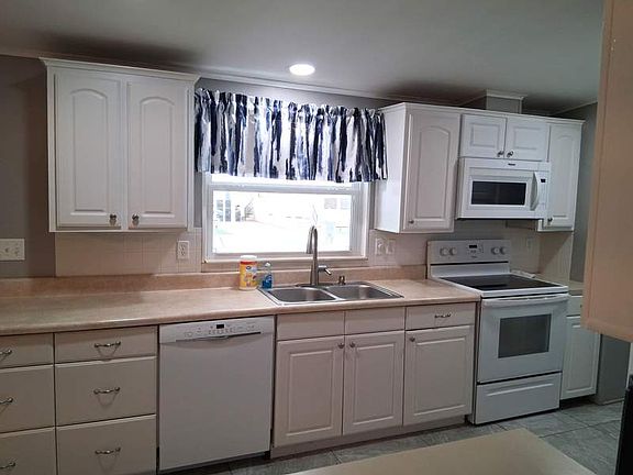 2nd image of 1206 48th Avenue Dr E #143