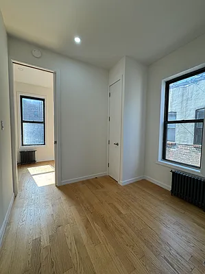 Rented by Current Real Estate Advisors | media 12