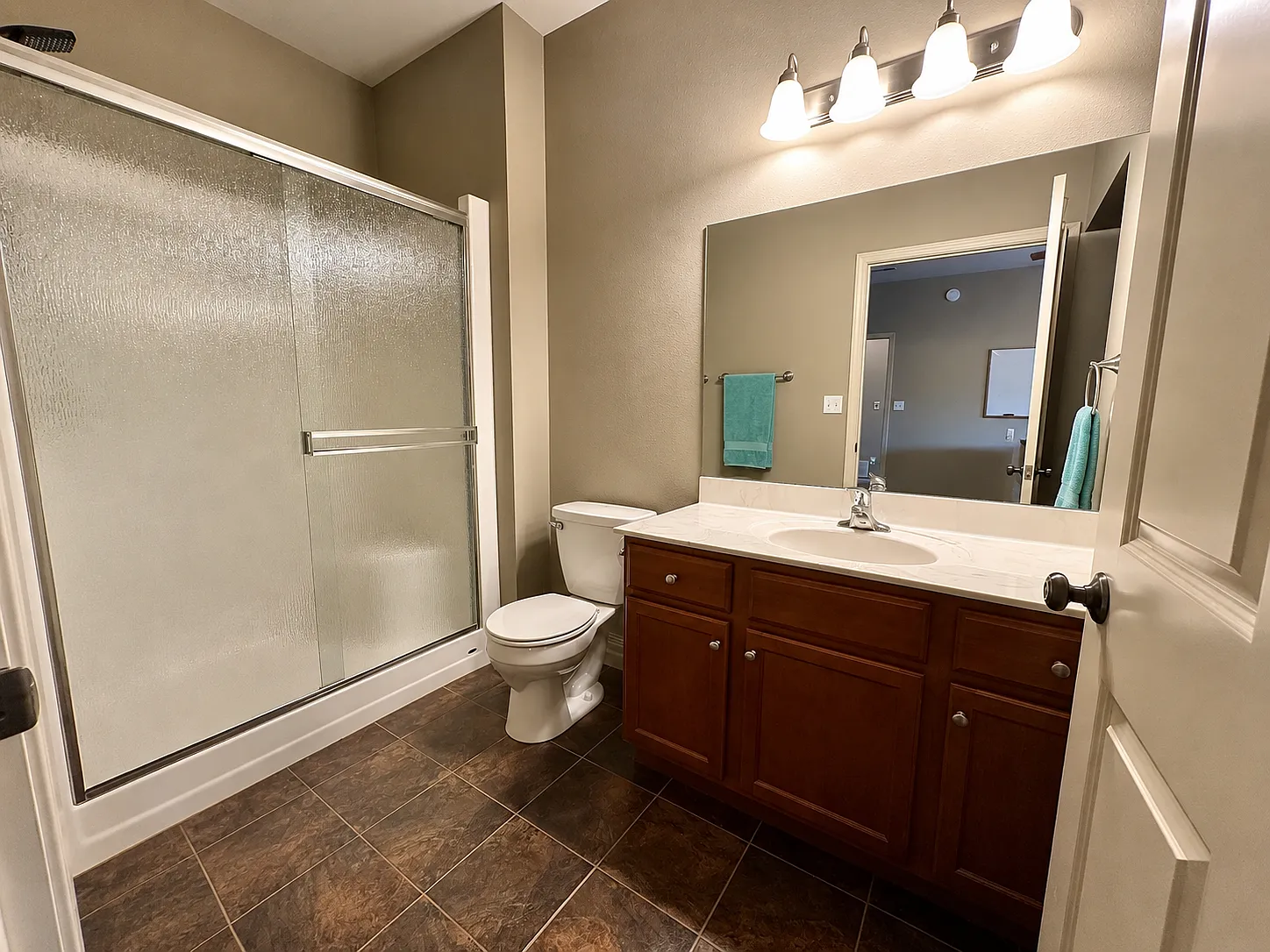 2 bed, 1100 sqft, $1,350 — Photo 4