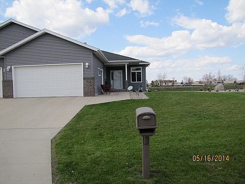 4th image of 3426 Village Green Dr