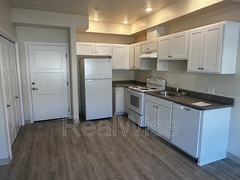 1935 Table Rock Rd #10 — Photo 8