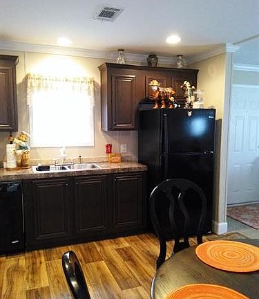 4th image of 3815 Covington Dr