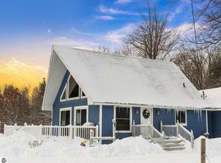 9131 W Jennings Rd, Lake City, MI 49651