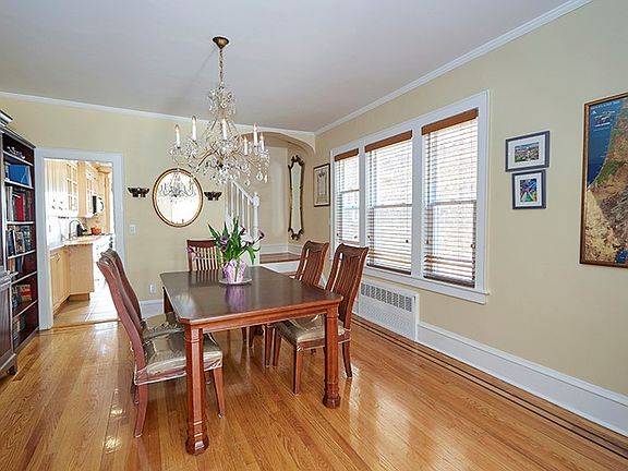 4th image of 1827 E 28th St