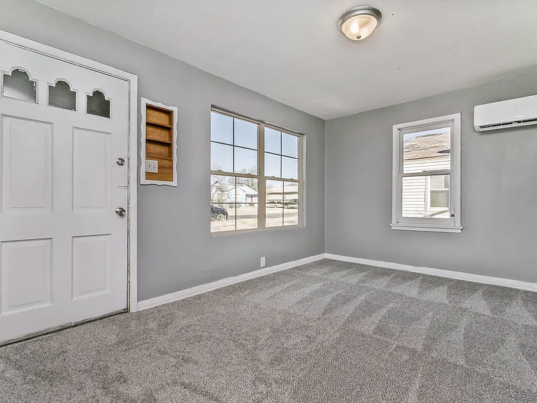 4209 S Polk St — Photo 3