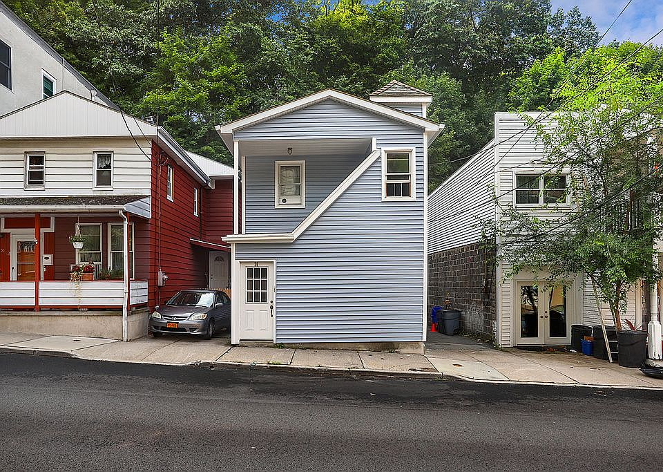 1st image of 30 Brook St