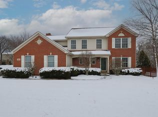 901 Hayrack Dr, Algonquin, IL 60102