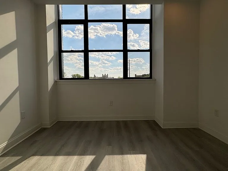 1600 West Hunting Park - Residential — Photo 25