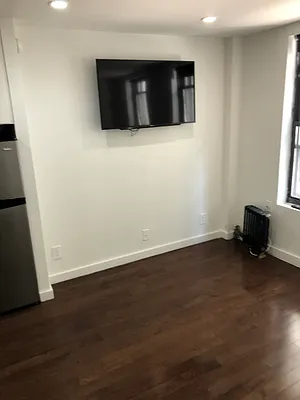 Rented by Reliance Realty Partners LLC  | media 6