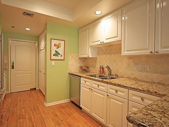 5th image of 575 S Barrington Ave APT 105