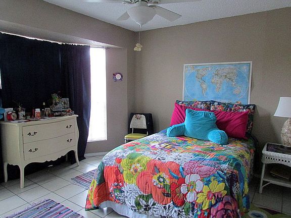 2nd bedroom