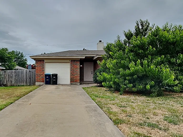 4509 Ebbtide Ct — Photo 1