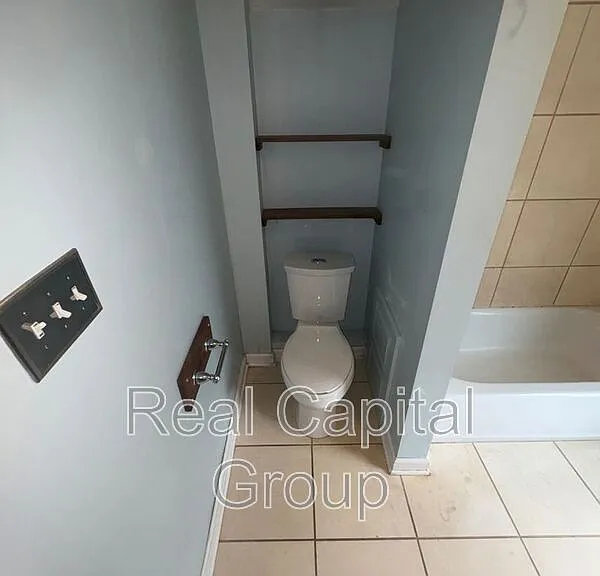 376 Kenwood Ave — Photo 33
