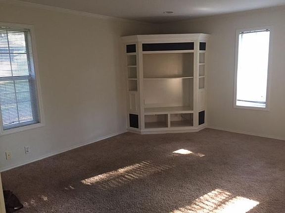 2nd living, entertainment room