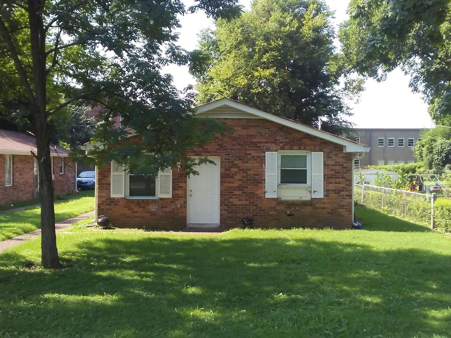 2 bed, 900 sqft, $1,400 — Photo 1