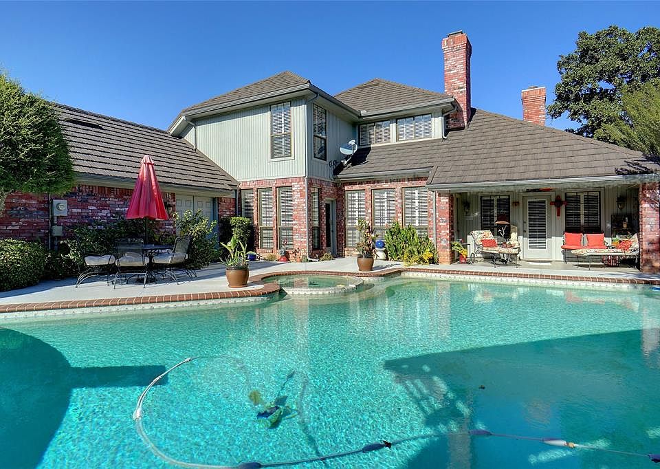 1st image of 4906 High Creek Dr