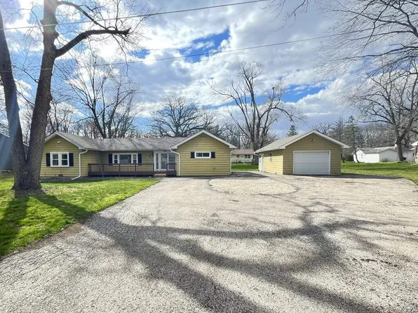 7701 Carleton Dr, Spring Grove, IL 60081