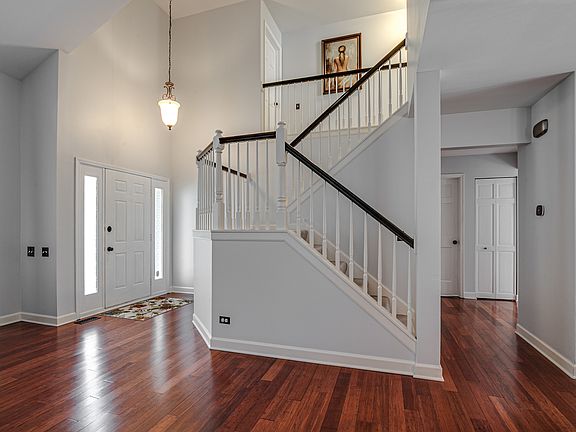 4th image of 1041 Popes Creek Cir