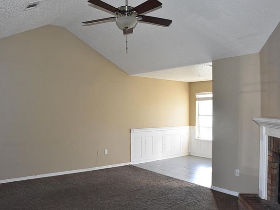 3rd image of 14161 Cherry Ct