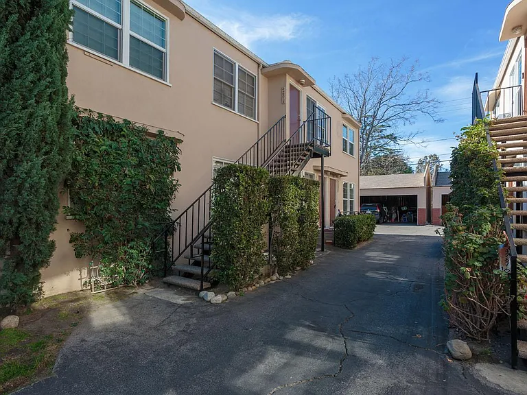 4281 Tujunga Ave — Photo 14
