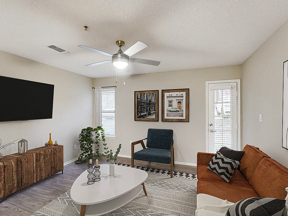 The 1800 at Barrett Lakes Apartments