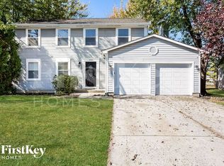 8414 Castle Ridge Ln, Indianapolis, IN 46256