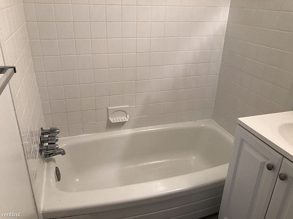 3rd image of 500 E Upsal St
