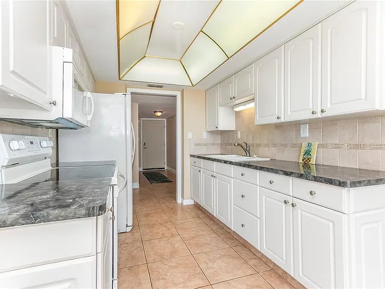 400 Island Way #212 — Photo 15